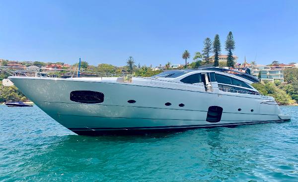 2013 Pershing 82