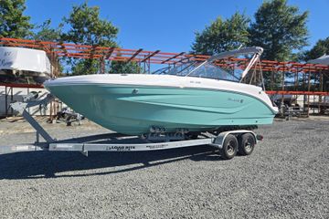 2026 Hurricane SunDeck 235 OB