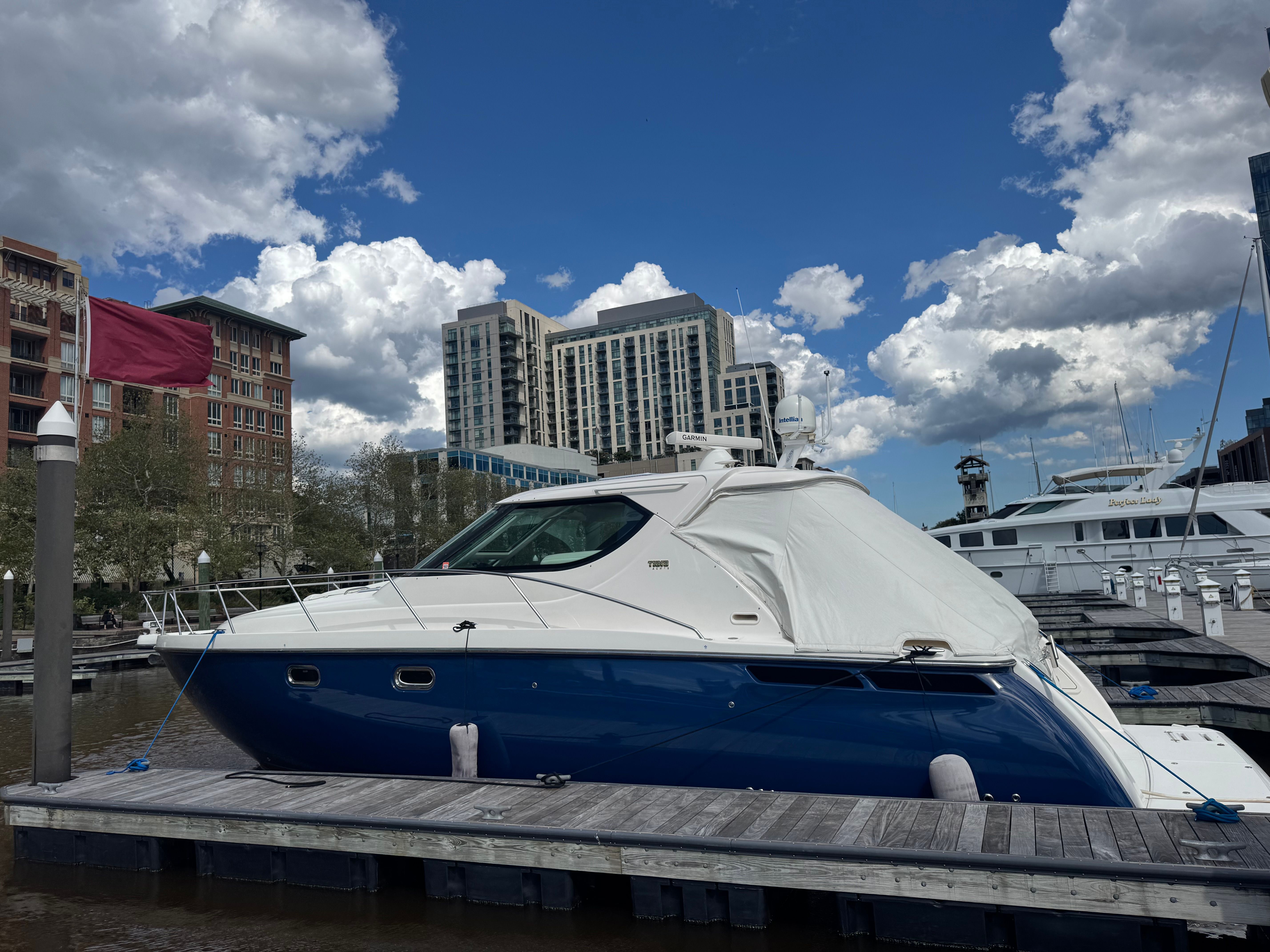 2009 Tiara Yachts 4300 Sovran