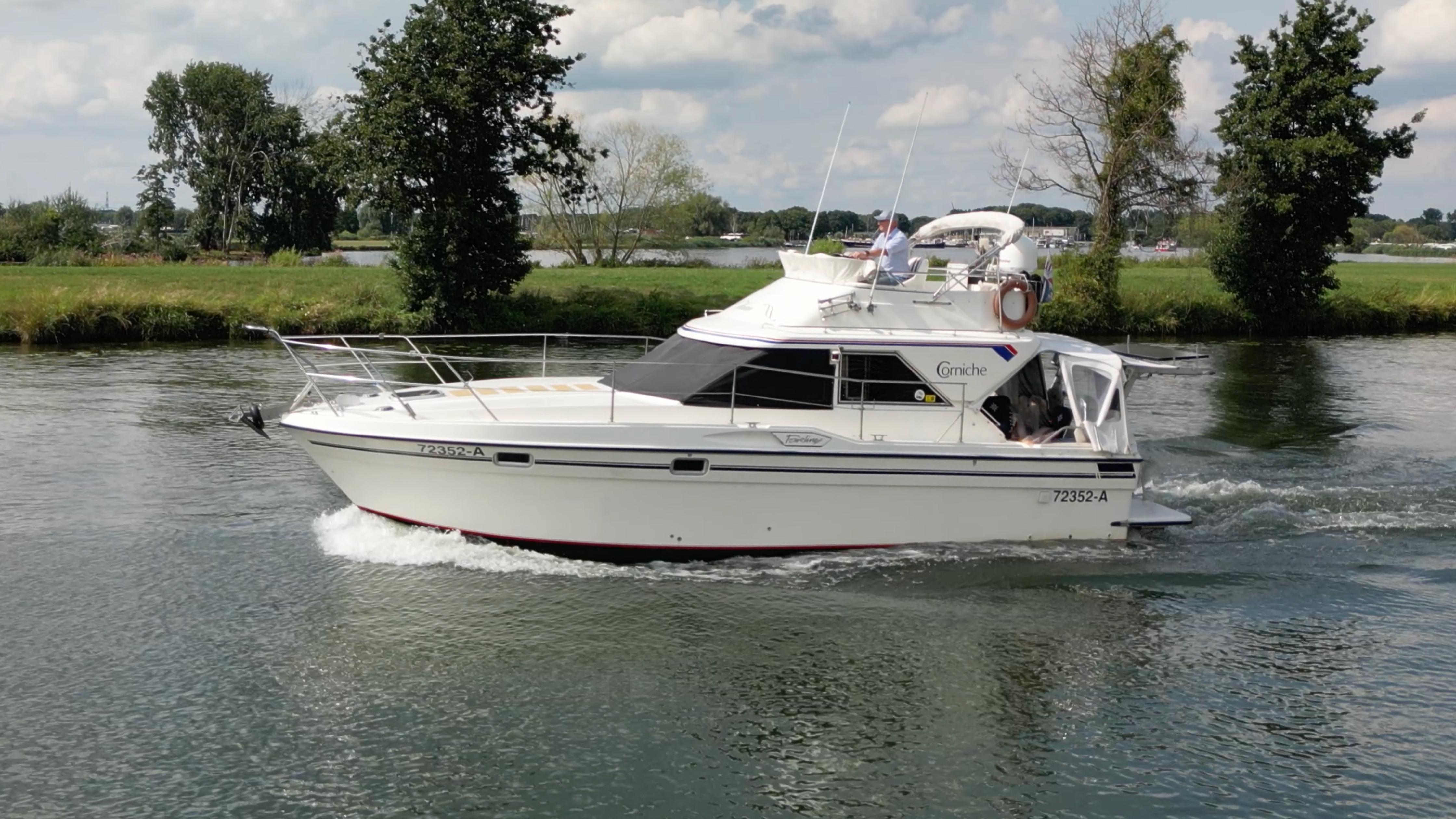 1985 Fairline Corniche 31 Fly