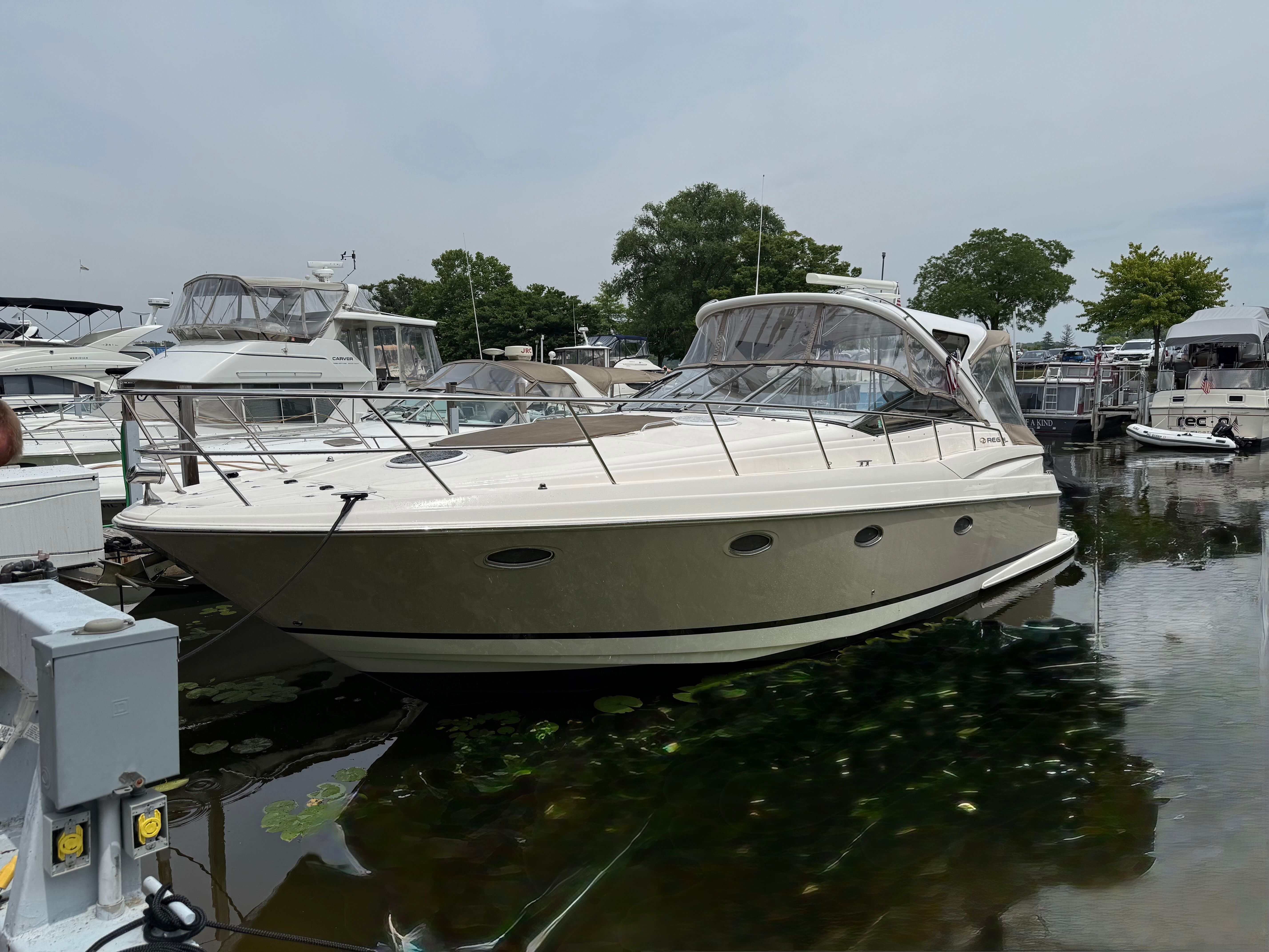 2006 Regal Commadore 3860
