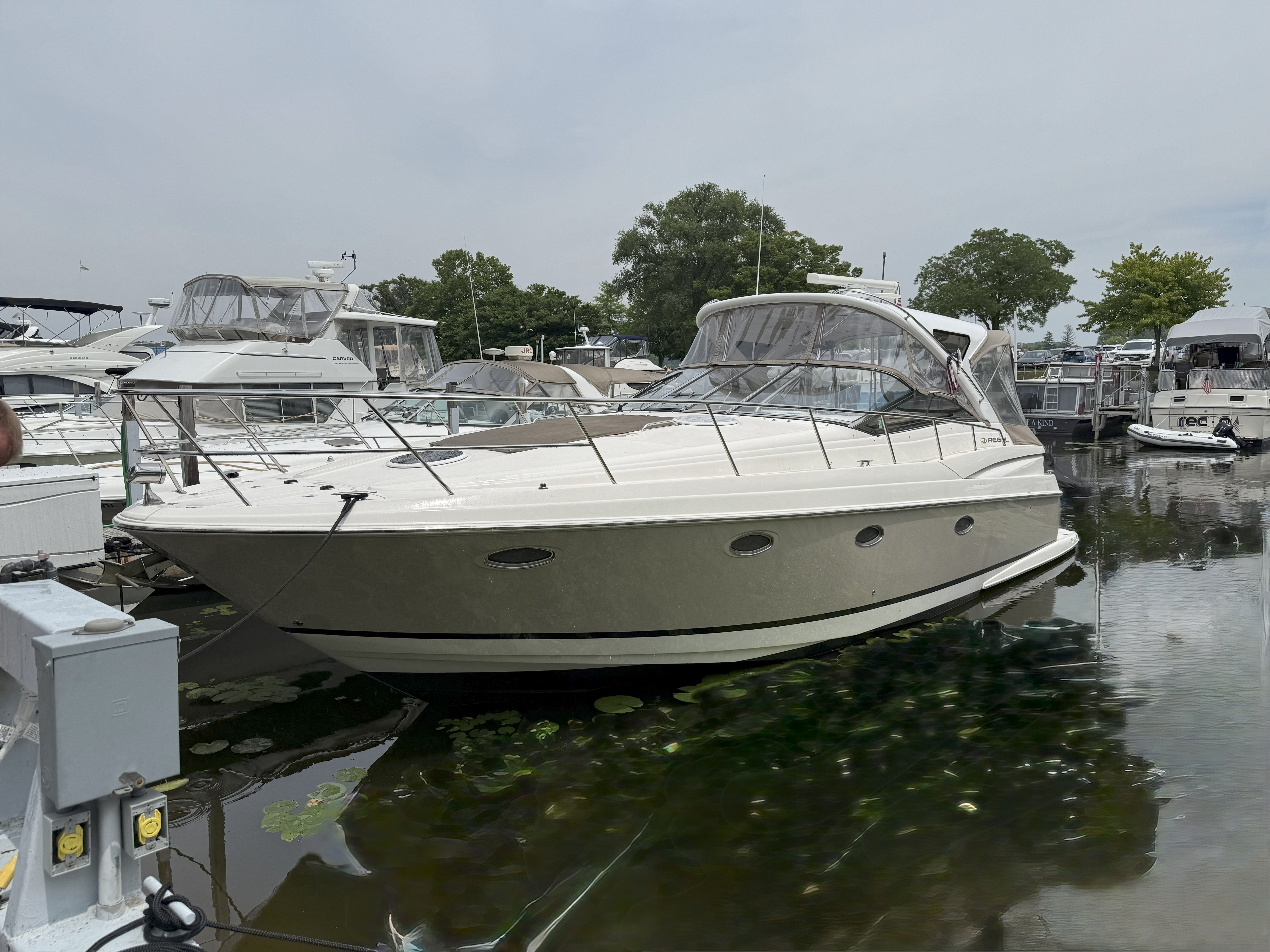 2006 Regal Commadore 3860