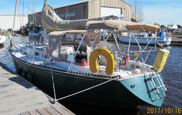 Used Boat Review: Hobie 33 - boats.com