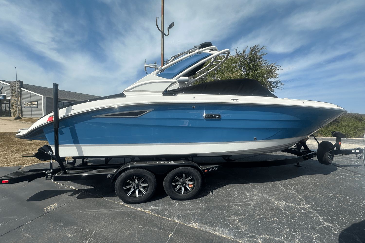 2025 Sea Ray SDX 250 Surf