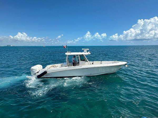 2017 Boston Whaler 350 Outrage