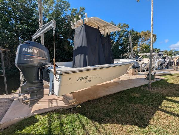2009 Pathfinder 2200-v