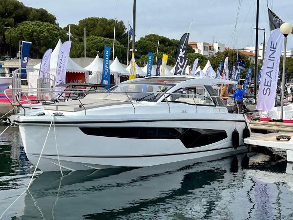 2025 Sealine S335