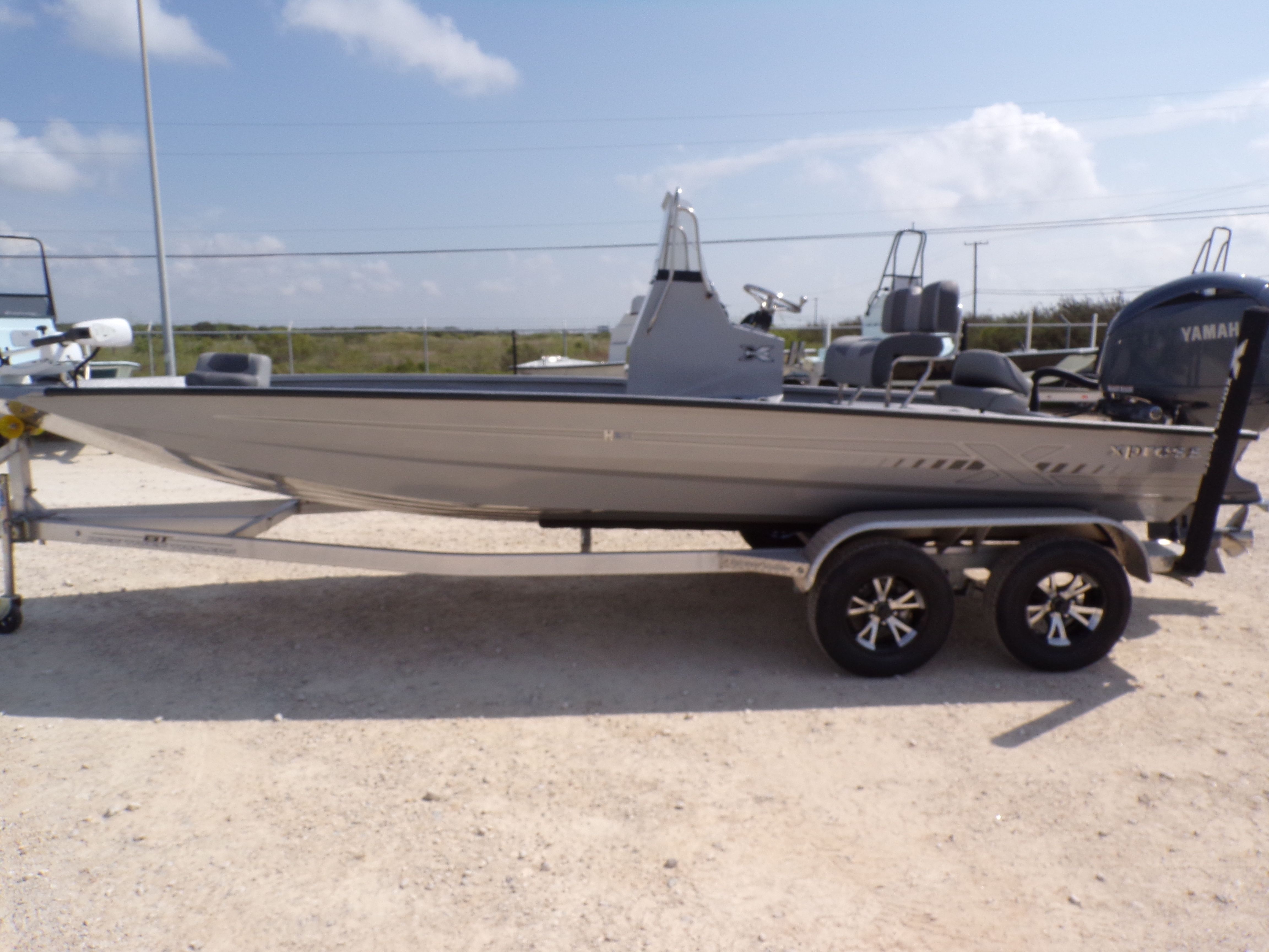 2025 Xpress H210 BAY