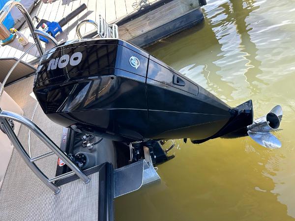 2022 Harris Sunliner 230