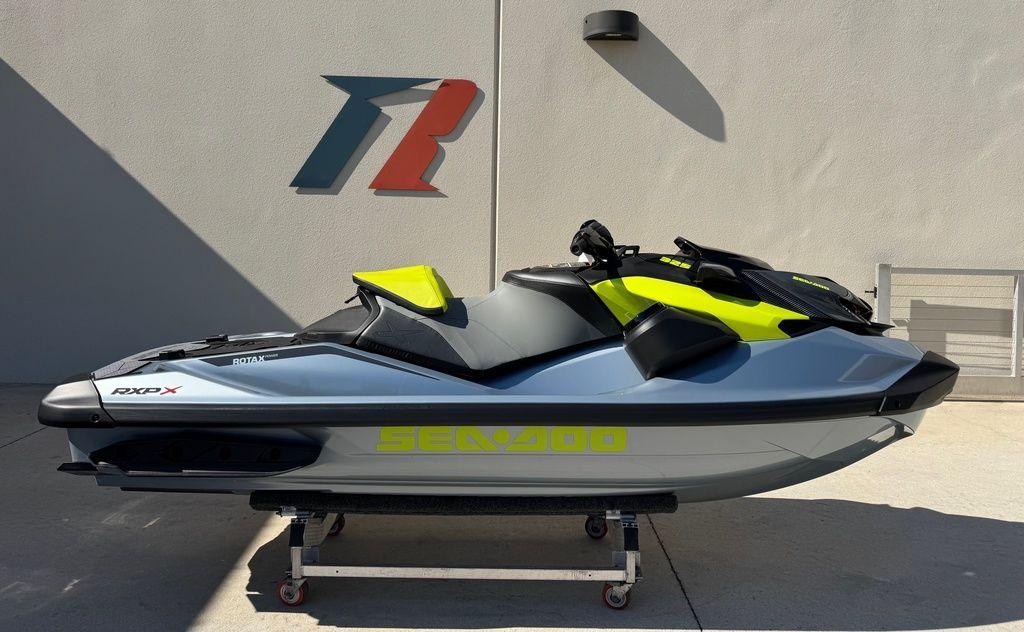 2025 Sea-Doo RXP-X™ 325 Tech, BRP Premium A, iBR Ice