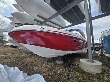 2025 Hurricane SunDeck 2600 OB