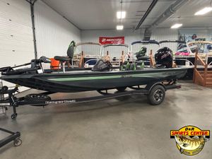 Ranger RT188C 2025 Ranger RT188C fishing boat in showroom, featuring sleek design and modern equipment.