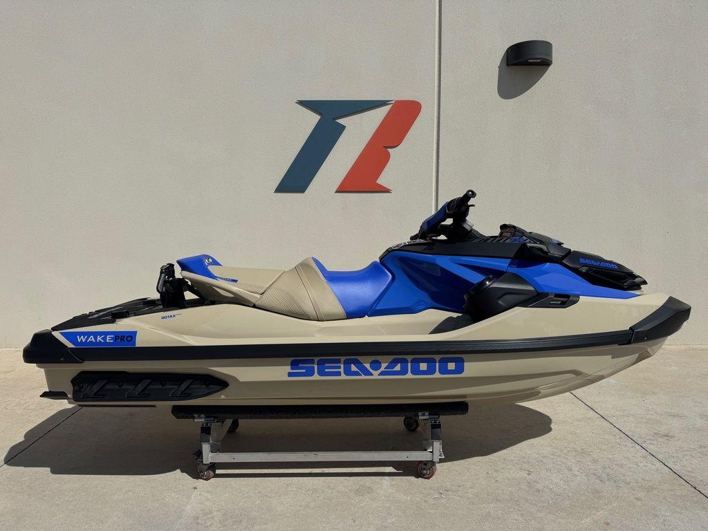 2025 Sea-Doo WAKE™ PRO 230