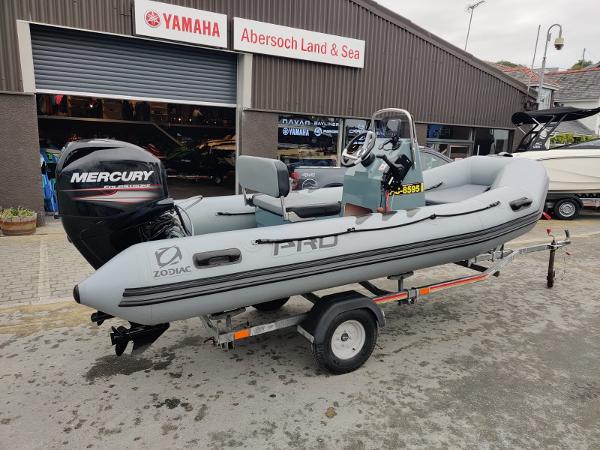 2018 Zodiac Bayrunner PRO 420