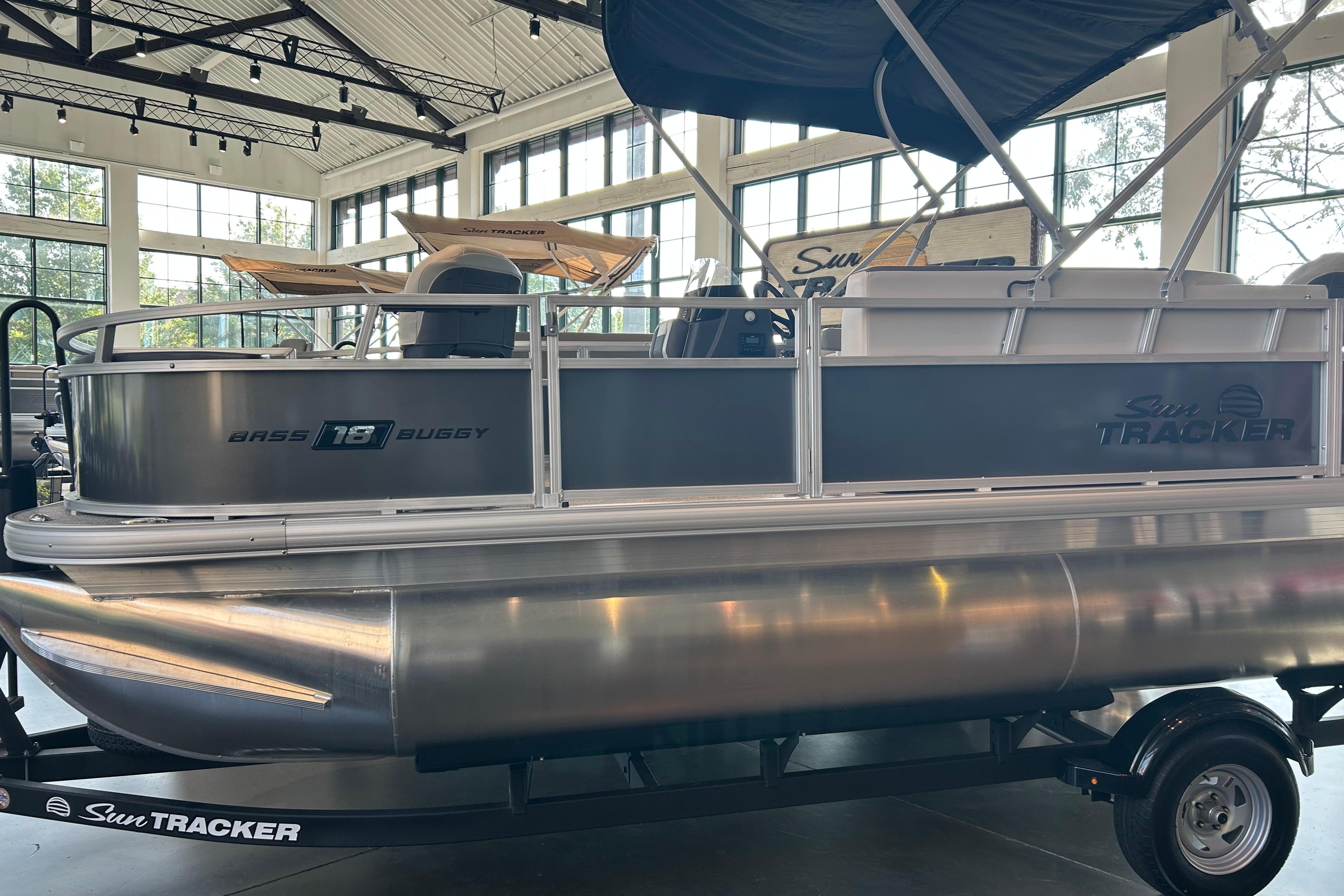 2026 Sun Tracker Bass Buggy 18 DLX