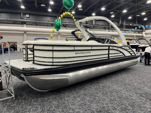 2025 Bennington R Line
