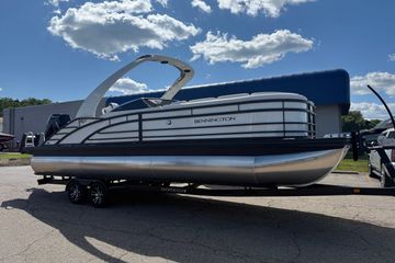 2025 Bennington R Line