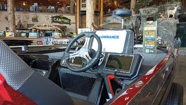 Ranger Z520R Ranger Cup Equipped 2024 Ranger Z520R Ranger Cup Equipped boat interior with Lowrance electronics at a camping store.