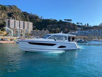 2024 Sealine C390