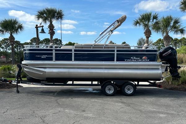 2025 Sun Tracker Fishin' Barge 20 DLX