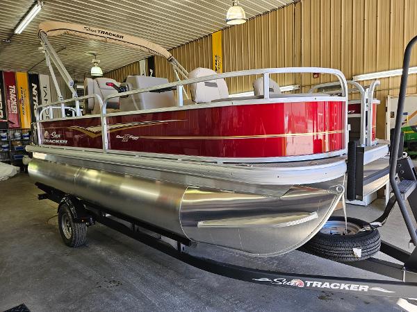 2025 Sun Tracker Bass Buggy 18 DLX