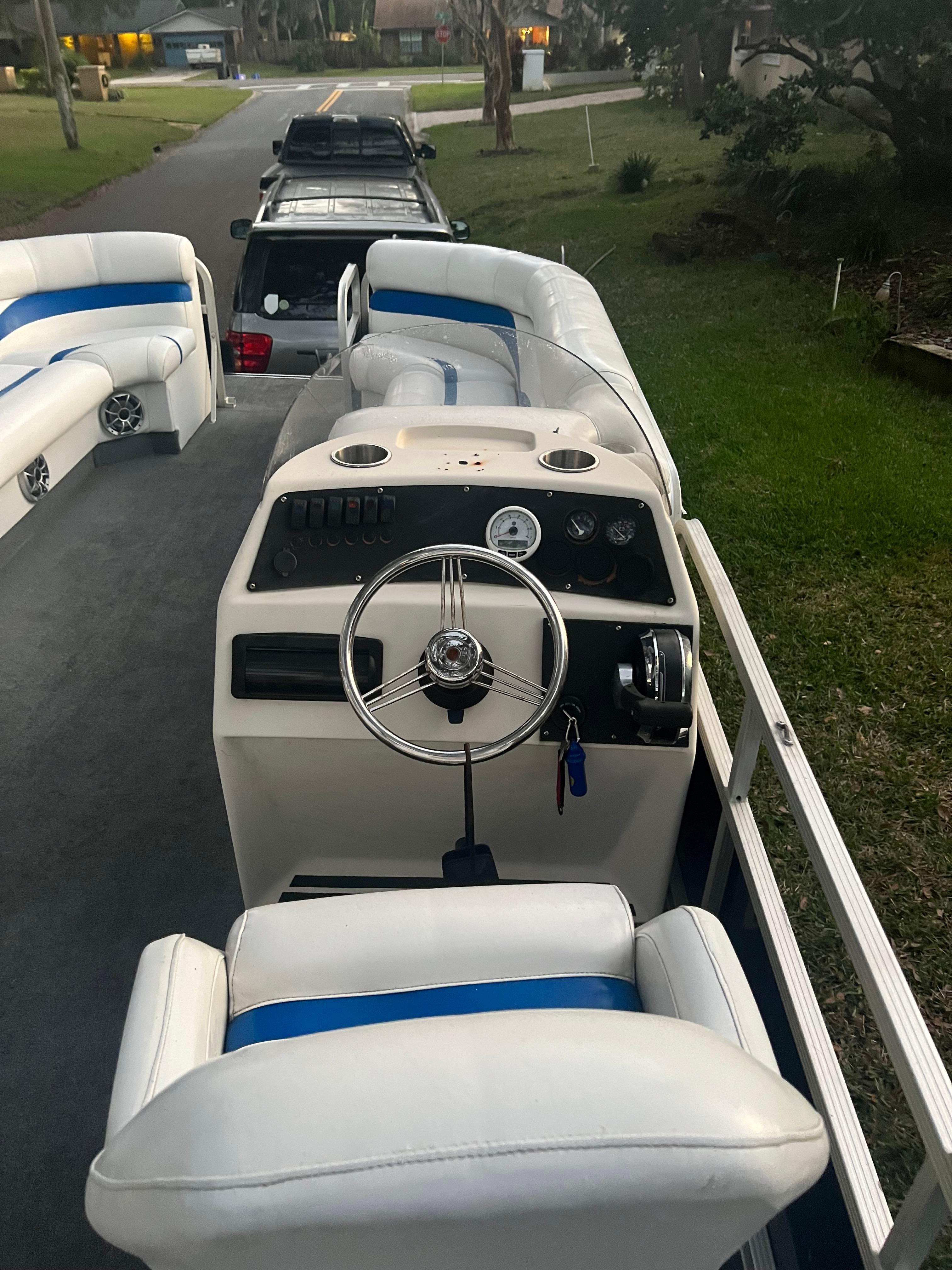 1999 Bennington LX 2275RL