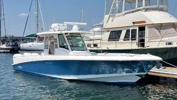 2015 Boston Whaler 350 Outrage