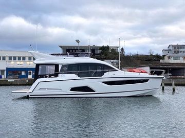2025 Sealine F430