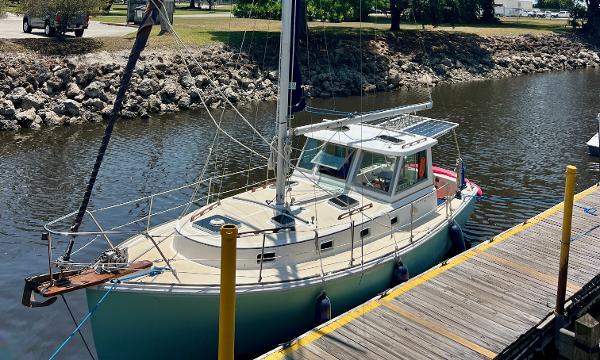 1986 Cape Dory MS300