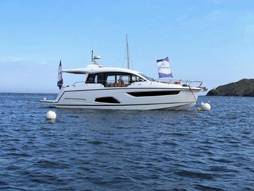 2025 Sealine C430