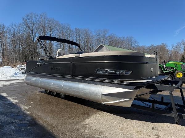 2025 Tahoe Pontoon Cascade Versatile Rear Lounger