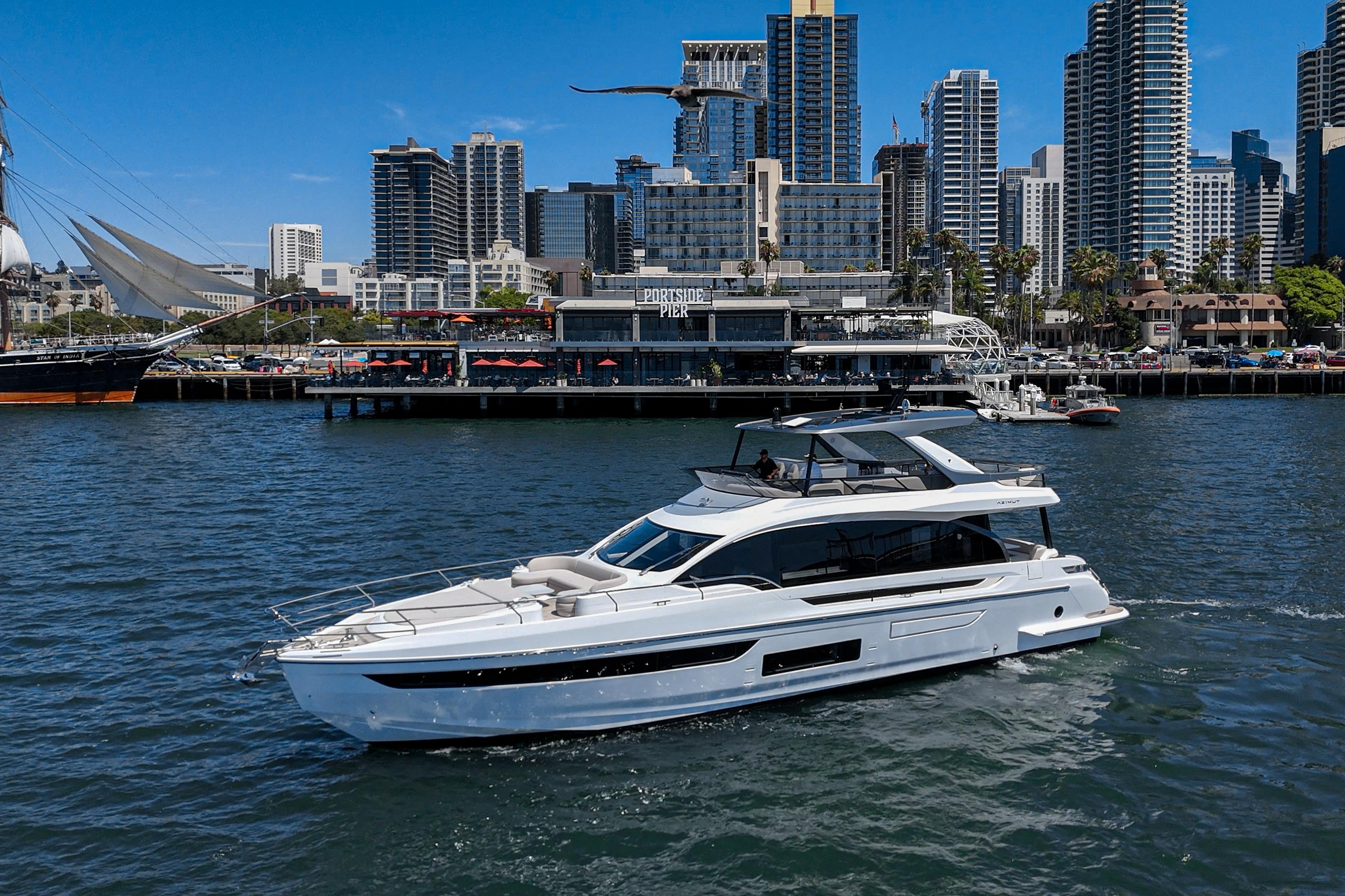 2026 Azimut Fly 72
