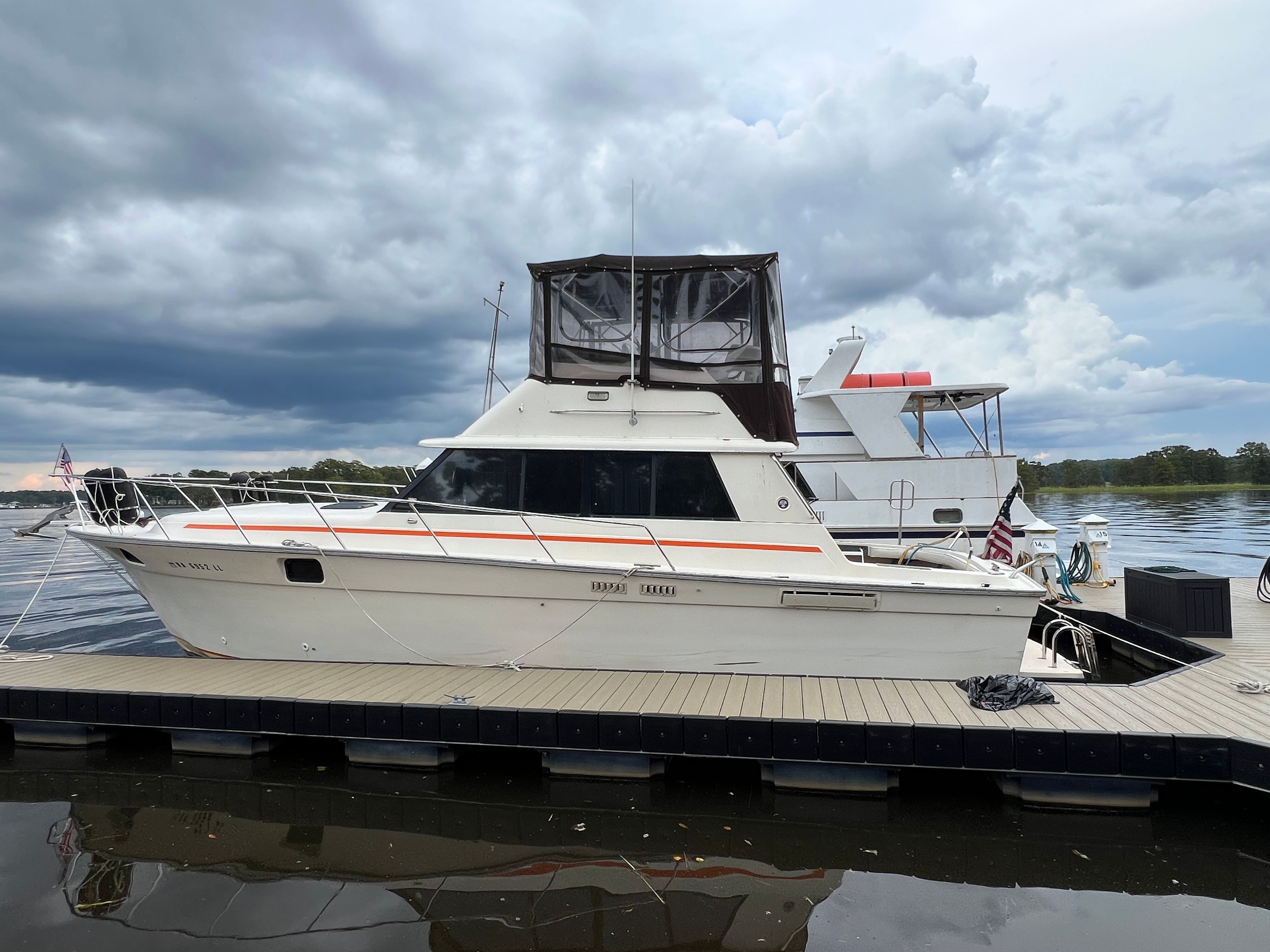 1981 Silverton 37 Convertible