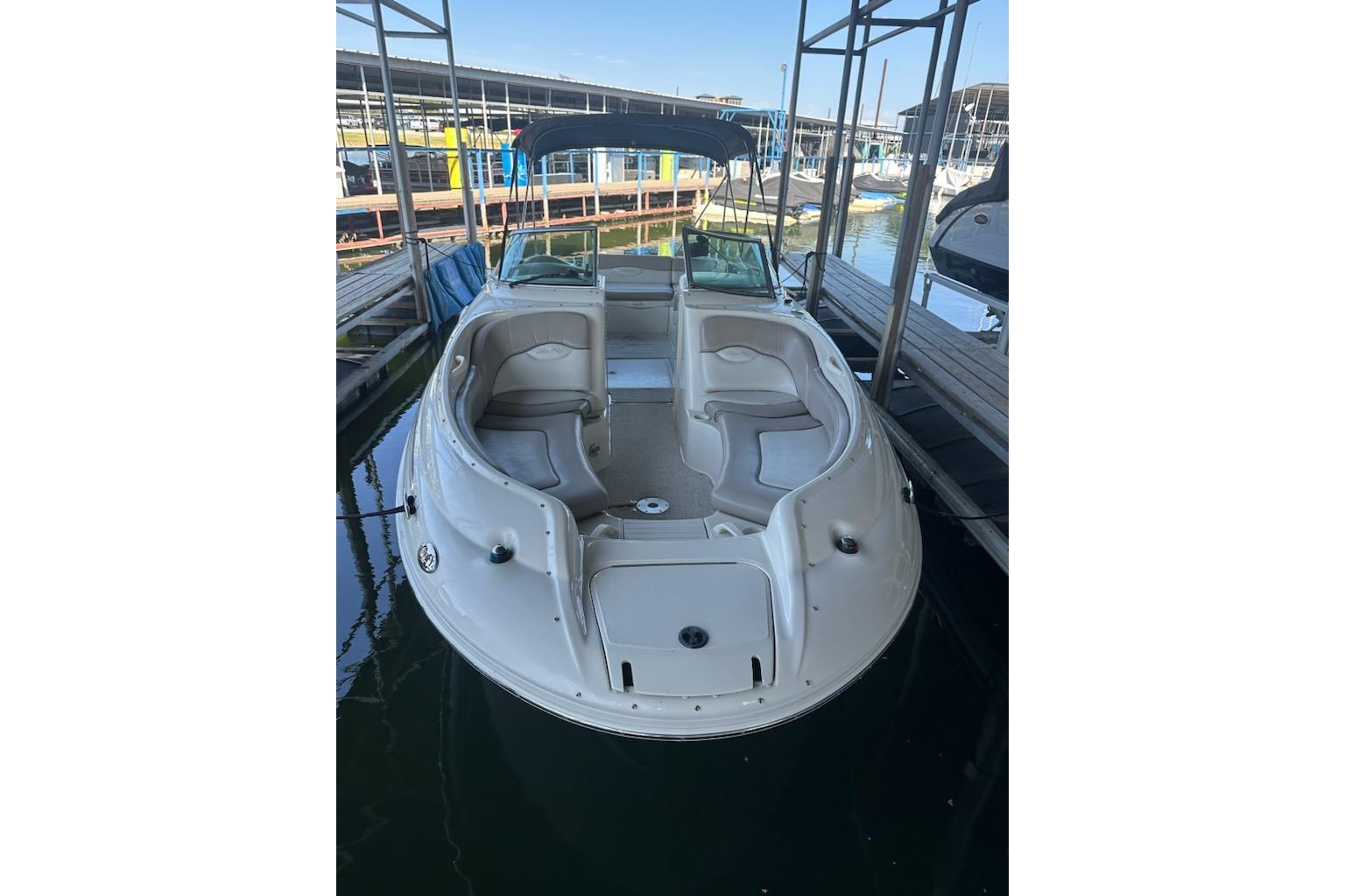 2004 Sea Ray 240 Sundeck
