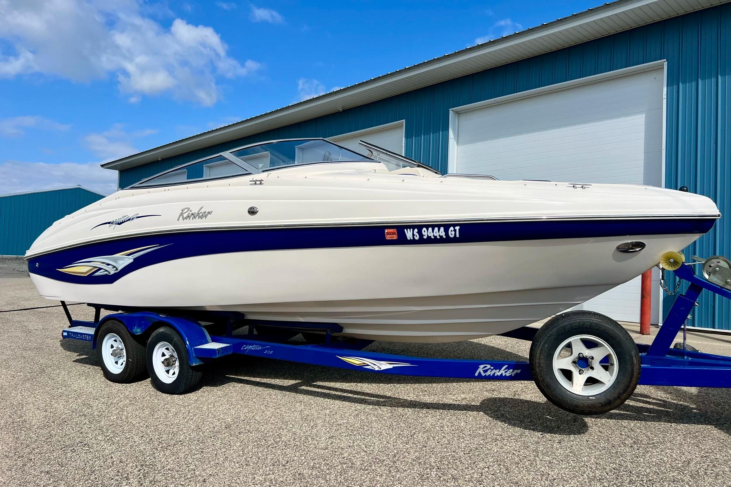 2004 Rinker 232 Captiva Bowrider