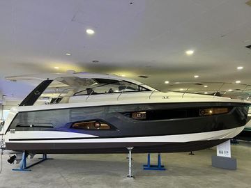 2022 Sealine S390