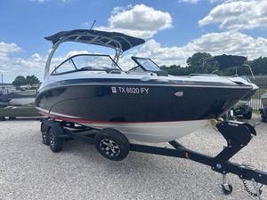 Yamaha Boats 242SE
