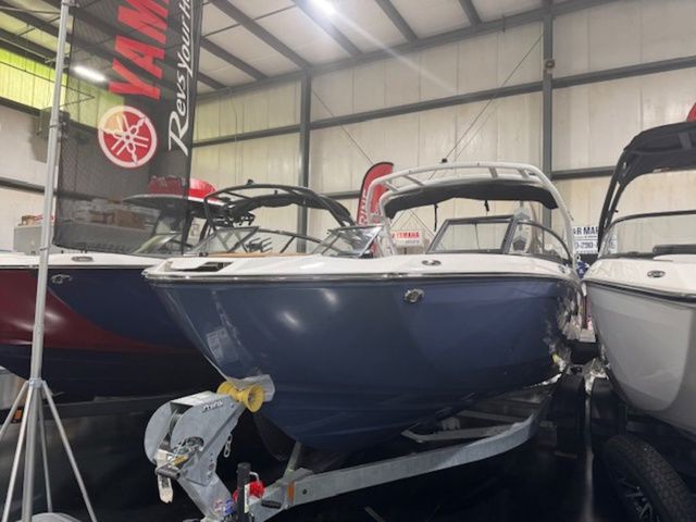 Yamaha Boats 252S