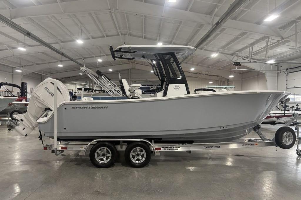 2026 Sportsman Open 232 Center Console