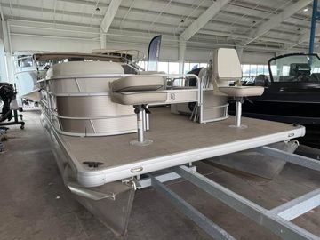2020 Godfrey SR 226 BF