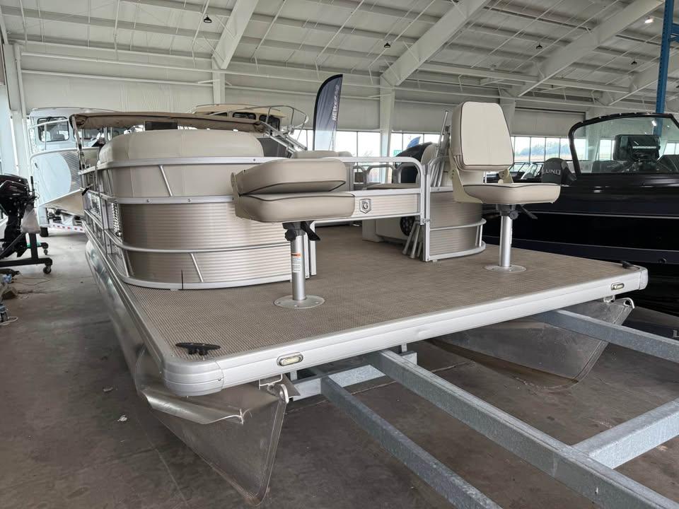 2020 Godfrey SR 226 BF