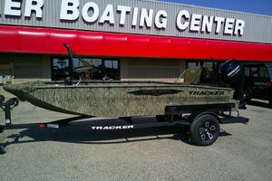 Tracker Grizzly 1650 T Prairie Wings Edition 2026 Tracker Grizzly 1650 T Prairie Wings Edition boat on trailer outside boating center.