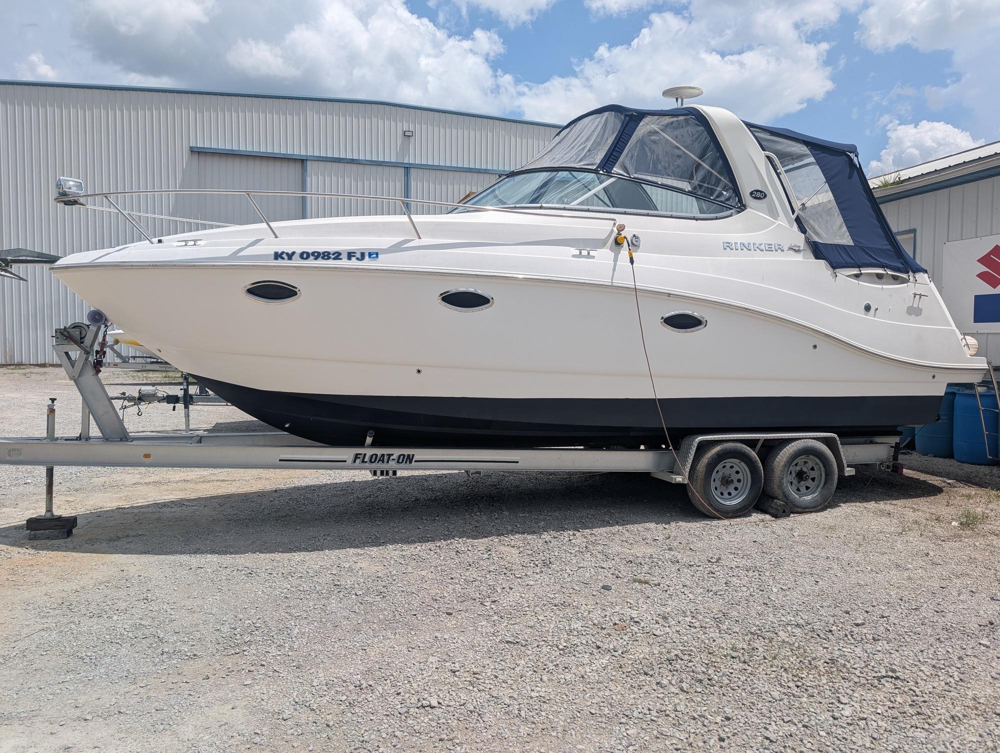 2011 Rinker 280 Express Cruiser