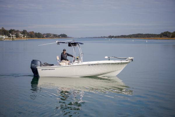2017 Sportsman Island Reef 19 Center Console