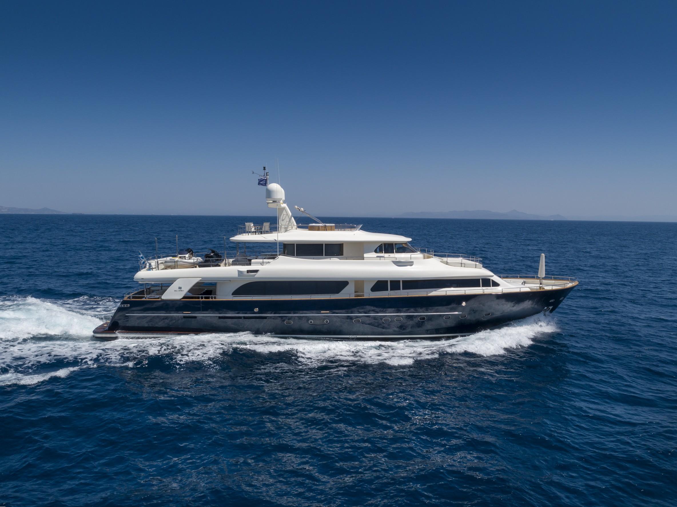2007 Custom Line Navetta 30