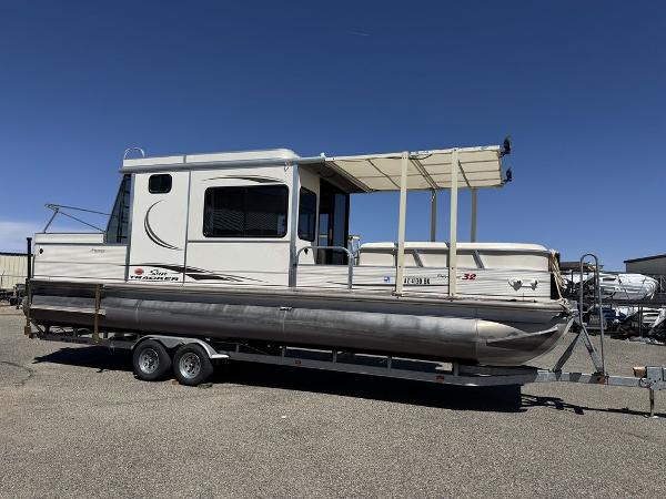 2006 Sun Tracker 31 Party Cruiser
