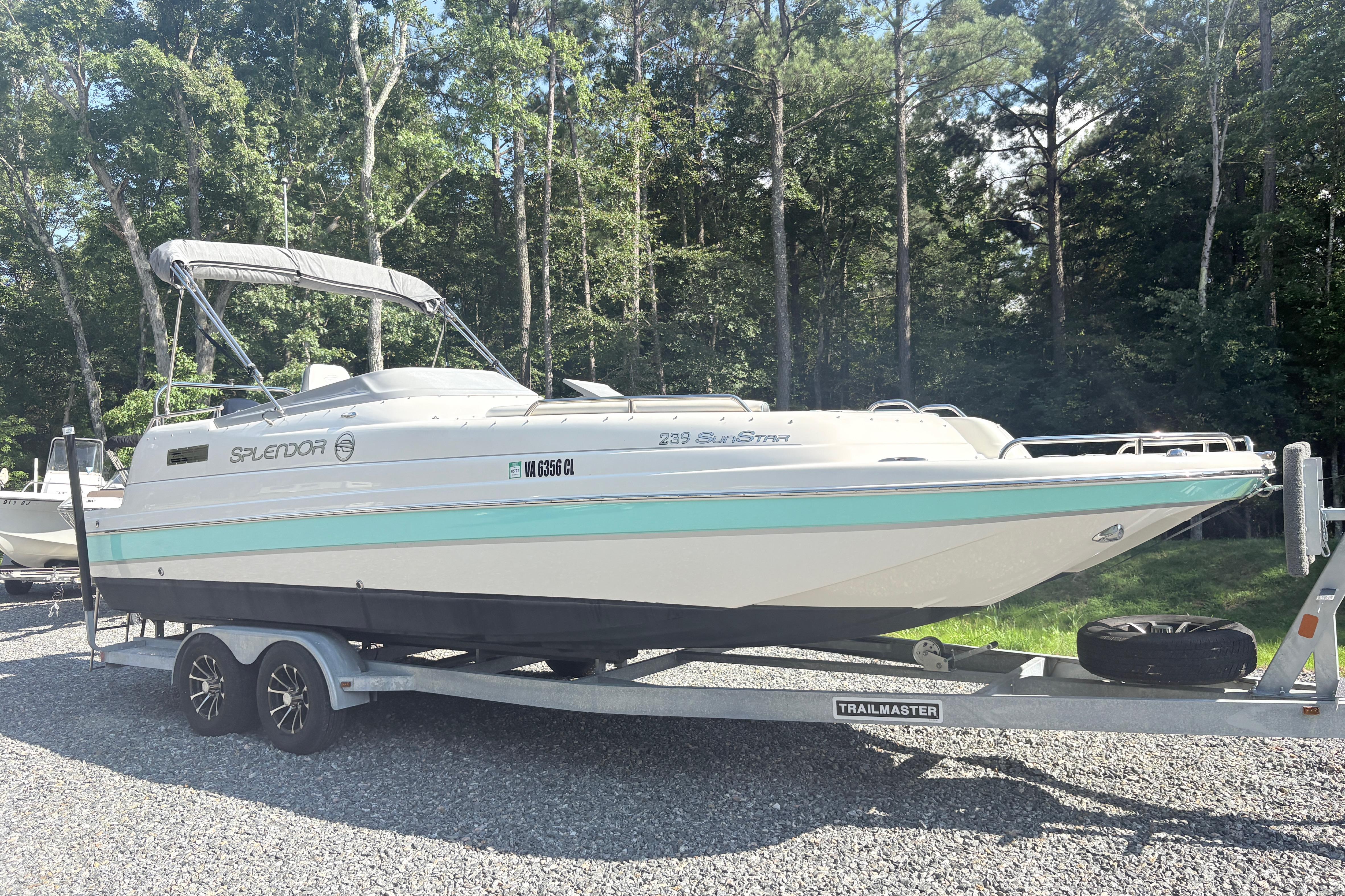 2022 Splendor 239 Sunstar