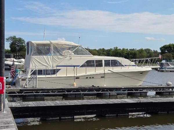 Chris-Craft Catalina 381