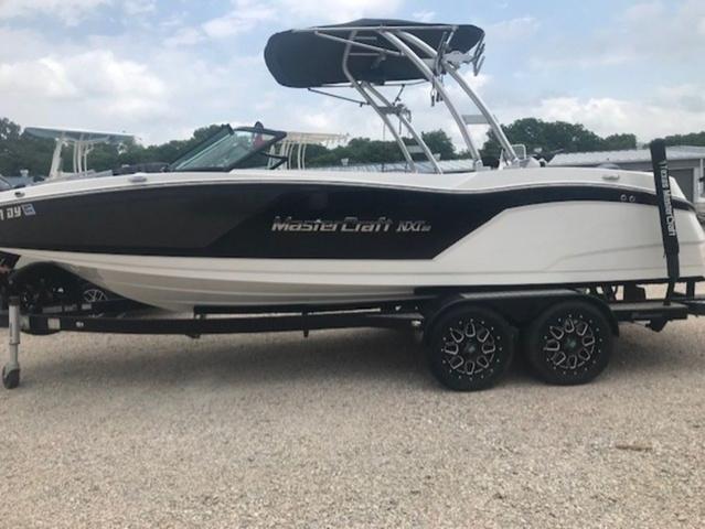 2017 MasterCraft NXT 22