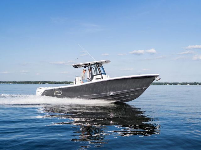 2026 Sea Hunt Gamefish 27 Coffin Box